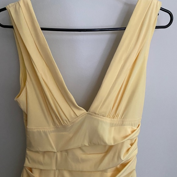 Le Chateau yellow dress - Picture 2 of 3